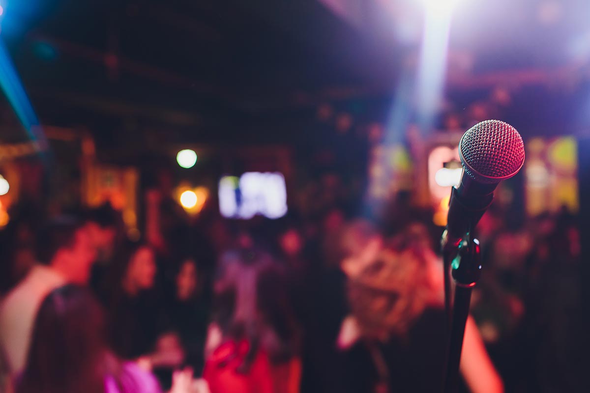 sports bars in Puerto Vallarta with karaoke