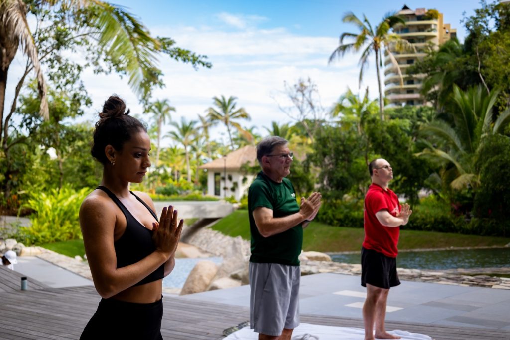 tierraluna-gardens-puerto-vallarta-yoga-session