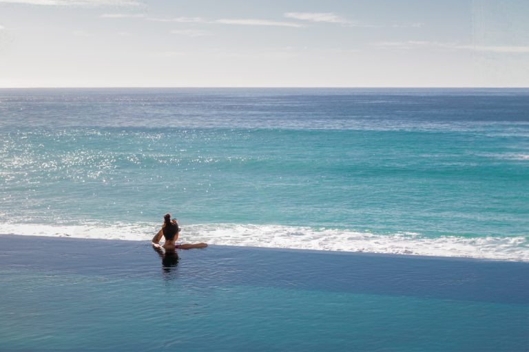 guest-at-the-garza-blanca-cabo-rooftop