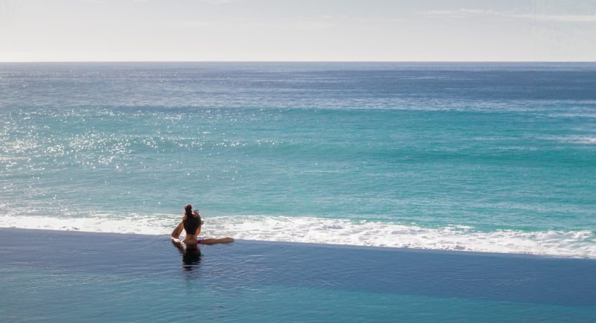 guest-at-the-garza-blanca-cabo-rooftop